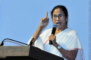 मेरी सरकार रही तो जीवन भर मुफ्त में राशन मिलेगा : ममता बनर्जी