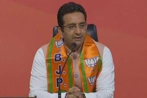 लोग खौफ में न आएं, इसलिए राजद ने लालू-राबड़ी को पोस्टर से हटाया : भाटिया