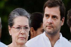 सोनिया गांधी और राहुल गांधी के बिना कांग्रेस का चलाना संभव नहीं