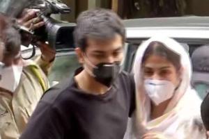 रिया पर कसता जा रहा सीबीआई व ईडी का शिकंजा