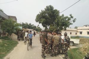 बिग ब्रेकिंग: नेपाल बॉर्डर पर बवाल, एसएसबी जवानों पर मटिअरवा गांव के लोगों ने की रोड़ेबाजी