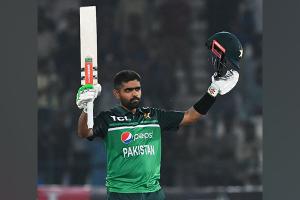 क्रिकेट के तीनों प्रारूपों में लगातार पचास से अधिक का स्कोर बनाने वाले पहले बल्लेबाज बने बाबर आजम
