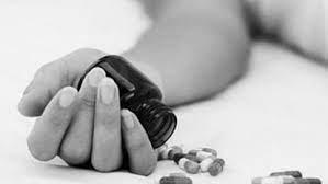 दो मासूम बच्चों के साथ खुद मां ने भी खाया जहर, एक बच्चे ने तोड़ा दम