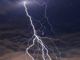 आसमानी बिजली का कहर: मोतिहारी में मां-बेटे समेत तीन की गई जान