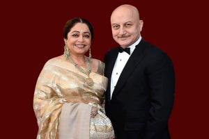 अनुपम खेर ने पत्नी किरण खेर को खास अंदाज में दी जन्मदिन की बधाई