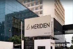 एकनाथ शिंदे सहित 19 से ज्यादा बागी विधायक सूरत में, मुख्यमंत्री उद्धव का फोन नहीं उठाया