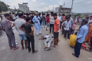 बिग ब्रेकिंग: मोतिहारी में सड़क हादसे में होमगार्ड जवान की हुई मौत, आक्रोशितों ने एनएच-28 किया जाम