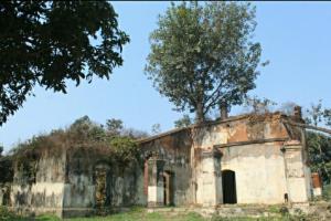 मोतिहारी में खंडहर हुई अंग्रेजों की शान, इसी इमारत में लिखी गई थी तीन कठिया की जुल्म की दास्तान