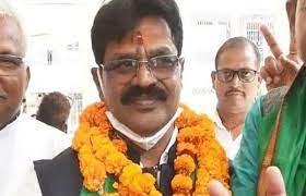 बिहार में विधि मंत्री के खिलाफ जारी वारंट पर सियासी पारा गरम, विपक्ष हमलावर