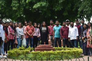 नालंदा व राजगीर की गौरवशाली इतिहास से रूबरू हुए केंद्रीय विवि के विद्यार्थी, जुटाई महत्वपूर्ण जानकारियां