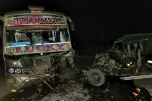 पांच यात्रियों की सड़क हादसे में मौत, 11 गंभीर रूप हो गए घायल
