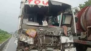 बिहार में हादसे की शिकार हुई आंध्र प्रदेश से गया आ रही पिंडदानियों से भरी बस, 12 से अधिक लोग घायल