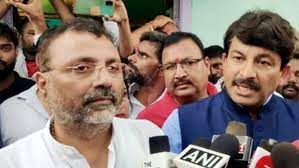  सांसद निशिकांत दुबे, मनोज तिवारी समेत नौ पर प्राथमिकी, वायुयान सुरक्षा मानकों के उल्लंघन का आरोप