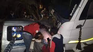 ओवरटेक के प्रयास में ट्रक में घुसी क्रूजर, चार की मौत   