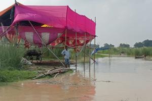 बागमती व लालबकेया एक बार फिर उफनाई, मोतिहारी-शिवहर सड़क संपर्क भंग