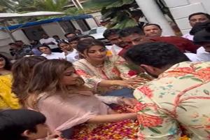 शिल्पा शेट्टी ने परिवार समेत नाच गाकर किया गणपति बप्पा का विसर्जन