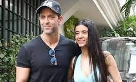 ऋतिक रोशन ने किया अपनी लेडी लव सबा आजाद को KISS, वीडियो हुआ वायरल