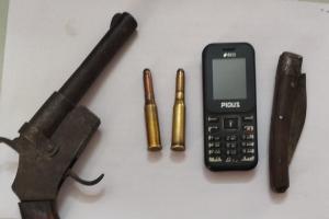 Motihari News : हथियार और अफीम के साथ पूर्वी चंपारण का देवा हुआ गिरफ्तार