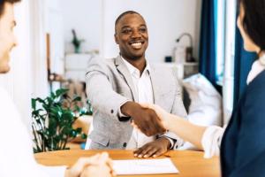 Job: 15 साल के युवाओं को मिलेगा 25 हजार तक की सैलरी