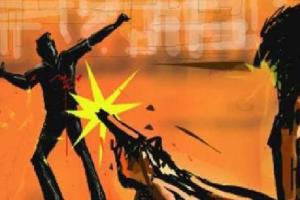 पति ने किया अवैध संबंध का विरोध, पत्नी ने दी सुपारी, आंखों के सामने मरवाई गोली
