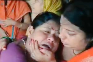 मोतिहारी लक्ष्य हत्याकांड में पीड़ित के घर पहुंचे पूर्व सांसद आनंद मोहन बोले- मैं यहां परिजनों से मिलने आया हूं, राजनीति करने नहीं