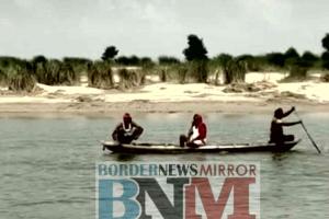 मोतिहारी में नदी में नहाने के दौरान गहरे पानी में जाने से बच्ची डूबी : पिता के साथ गई थी, तलाश में जुटे गोताखोर