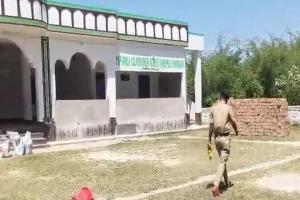 मदरसा में पुलिस का बड़ा छापा, अत्याधुनिक पिस्टल बरामद; तीन हिरासत में, परिसर सील; चकिया में सुरक्षा एजेंसियां अलर्ट