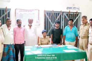 तुरकौलिया में पुलिस का वारंटियों पर शिकंजा, पांच गैर जमानतीय वारंटी गिरफ्तार