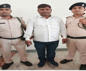 मोतिहारी में निगरानी का बड़ा ट्रैप: आदापुर थाना का निजी मुंशी 14 हजार रिश्वत लेते गिरफ्तार