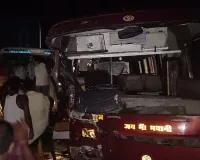 बिग ब्रेकिंग: मोतिहारी में कंटेनर से टकराई यात्रियों से भरी बस, एक दर्जन यात्री घायल, दो रेफर