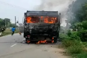 बिहार बंद का असर: जहानाबाद में पेट्रोल पंप में लगायी आग, बस और ट्रक को फूंका
